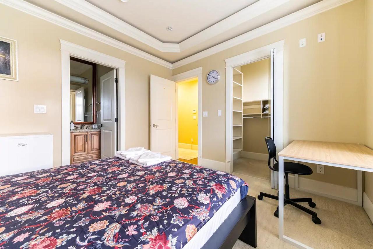 Mike'S Luxury House Apartment Ванкувър Екстериор снимка